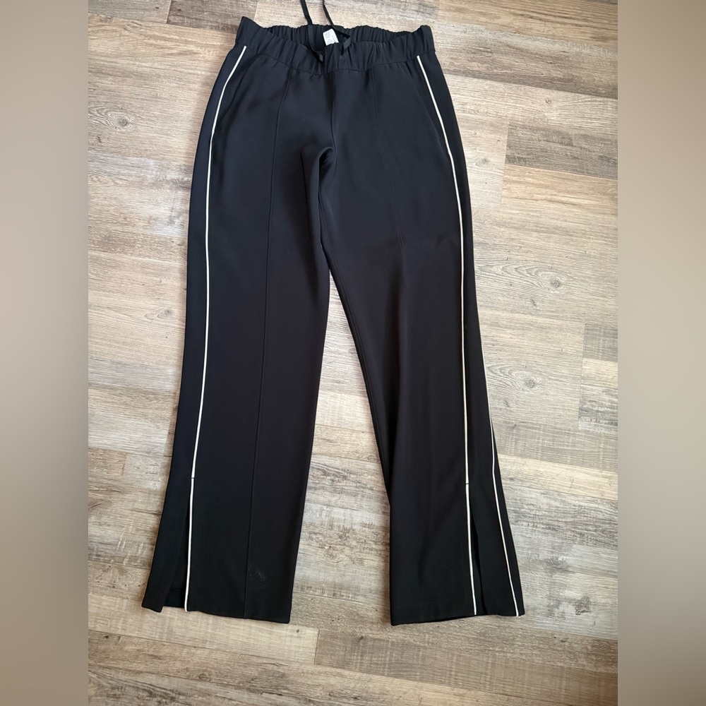 Lululemon On The Right Track Pant Womens Sz 6 Black Wide Leg Lounge Pants